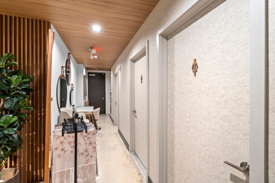 More Photos Of 301 Altara Ave, Coral Gables Apartments For Lease