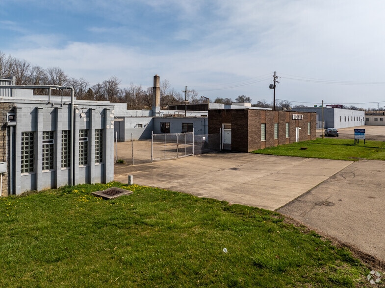 More Photos Of 148 Caldwell Dr, Cincinnati Manufacturing For Lease