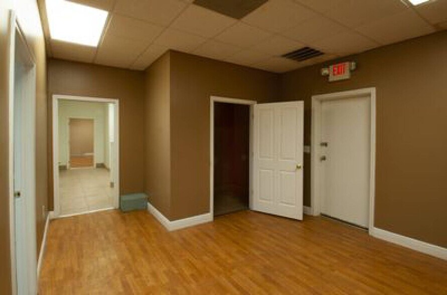 More Photos Of 407 US 90 Hwy, Waveland Office For Lease