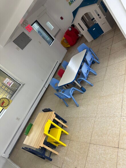 More Photos Of 7314 Yellowstone Blvd, Forest Hills Storefront Retail Residential For Lease