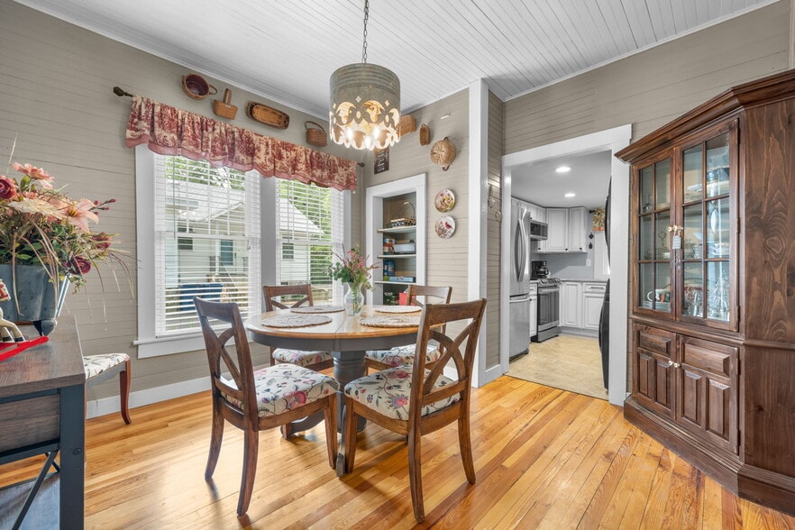 More Photos Of 3084 W Main St, Claremont Office For Sale