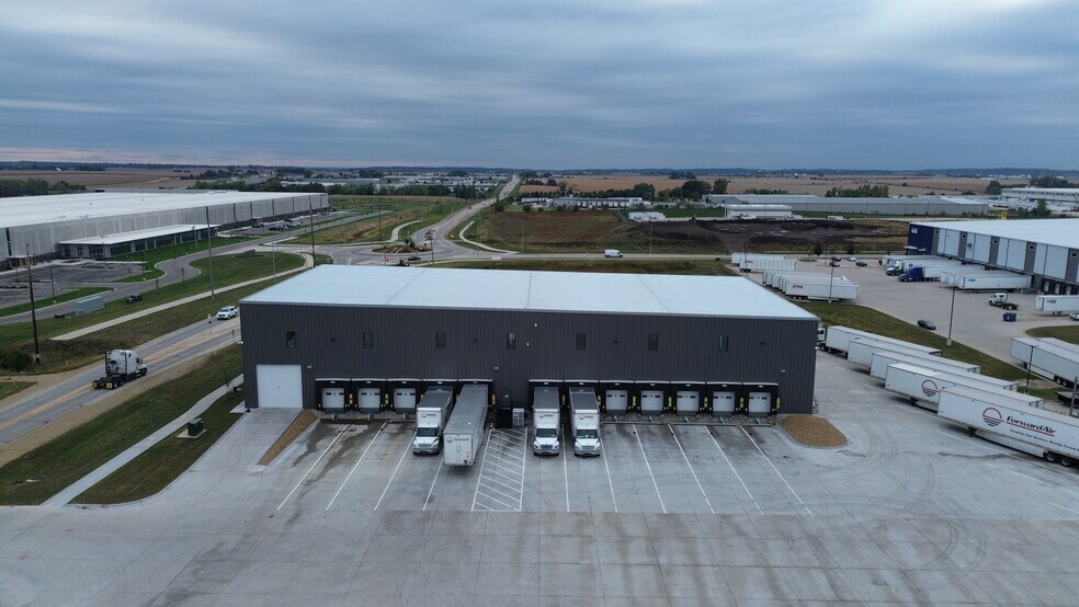 More Photos Of 10000 6th St SW, Cedar Rapids Warehouse For Lease