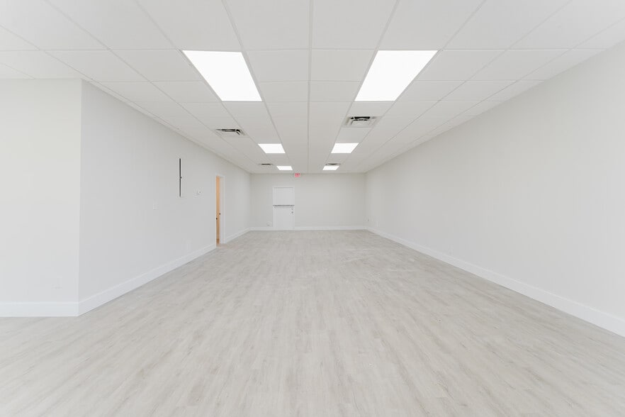 More Photos Of 2236-2266 N Dixie Hwy, Boca Raton Unknown For Lease