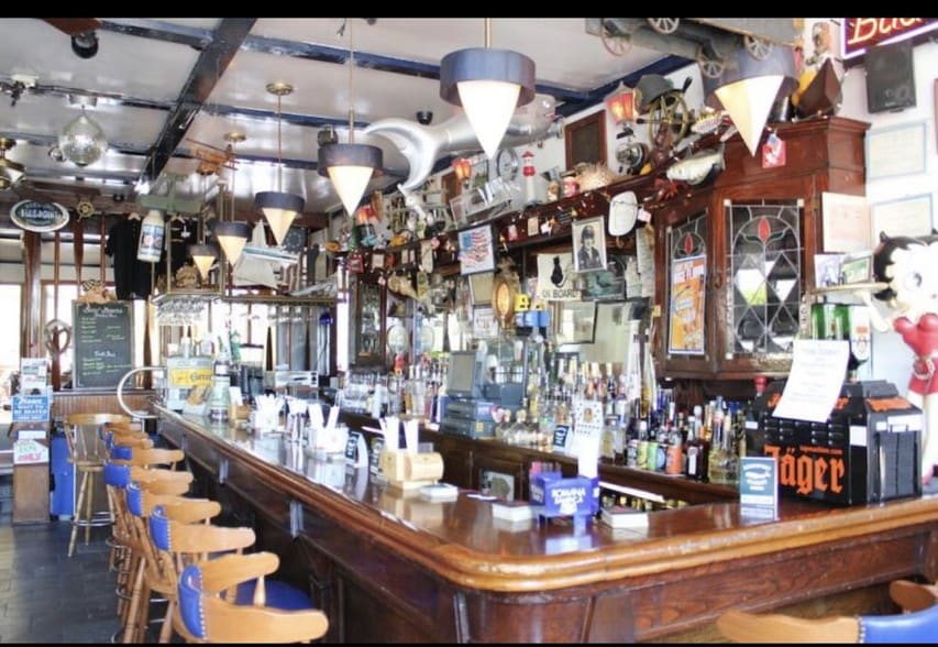 More Photos Of 185 N Ferry Rd, Shelter Island Heights Restaurant For Sale