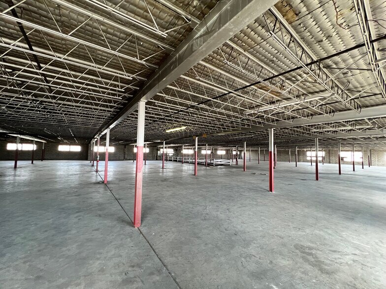 More Photos Of 1701 NW 5th St, Oklahoma City Warehouse For Sale