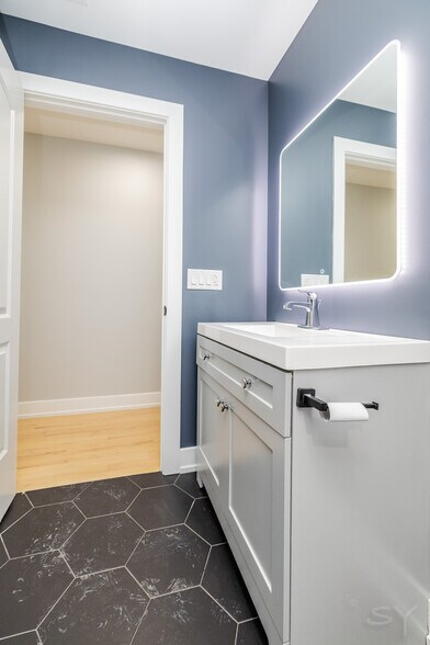 More Photos Of 6126 Eberhart ave, Chicago Apartments For Sale