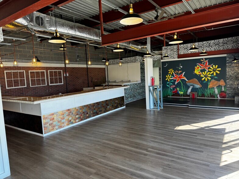 More Photos Of 2830 Wade Hampton Blvd, Taylors Freestanding For Lease