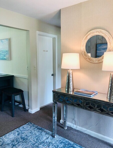 More Photos Of 131 Boston Post Rd, Old Saybrook Office For Sale