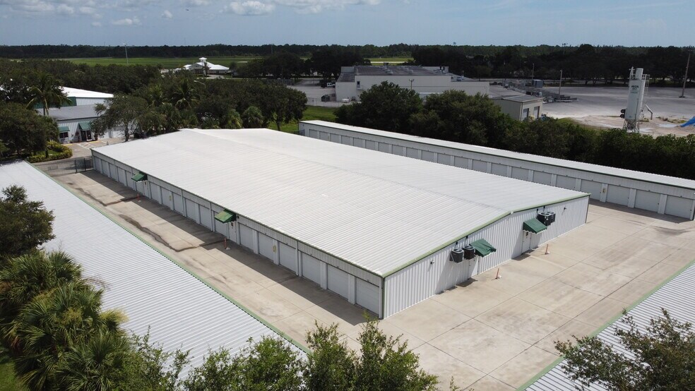 More Photos Of 3100 43rd Ave, Vero Beach Self Storage For Lease