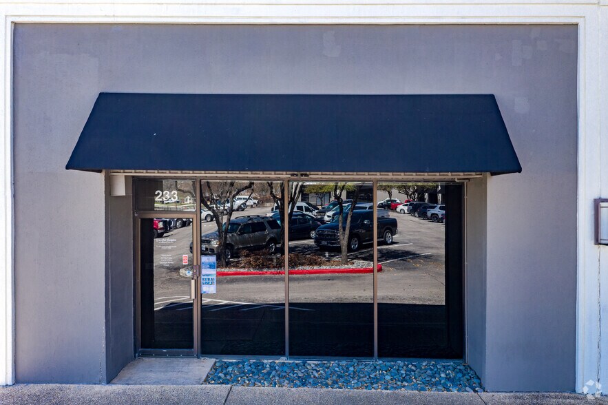 More Photos Of 3700 Fredericksburg Rd, San Antonio General Retail For Lease
