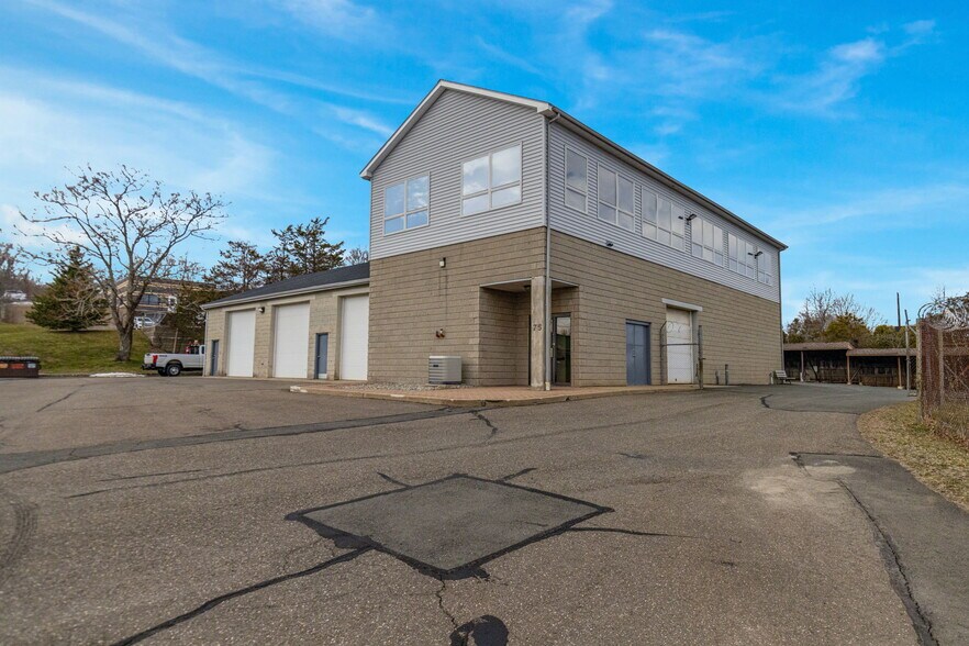 More Photos Of 75 Commerce Cir, Durham Service For Lease