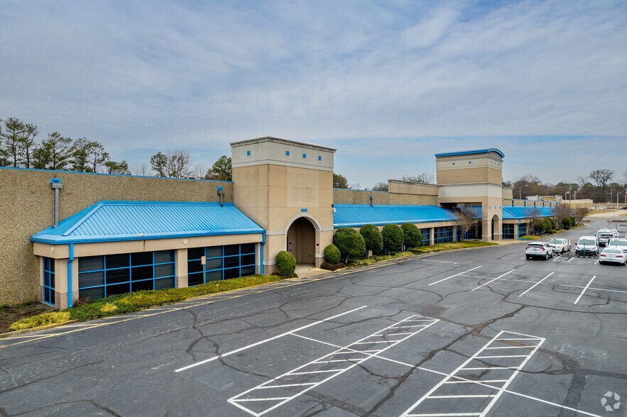 More Photos Of 1699-1735 Sycamore View Rd, Memphis Office For Sale