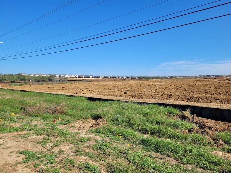 More Photos Of 5391 US-83, Laredo Land For Sale