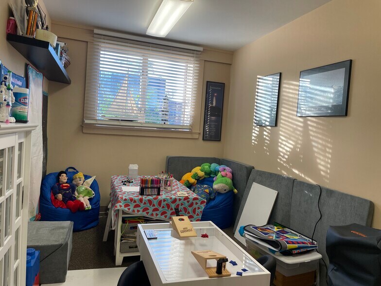 More Photos Of 621 Broadway, Chesterton Medical For Sale