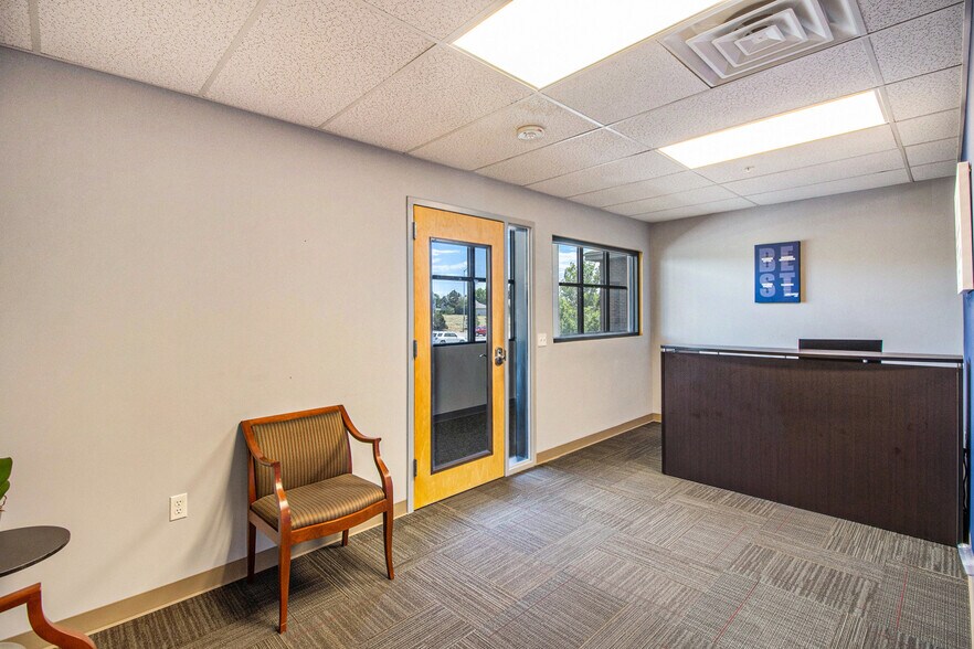 More Photos Of 5001 S Parker Rd, Aurora Office For Lease