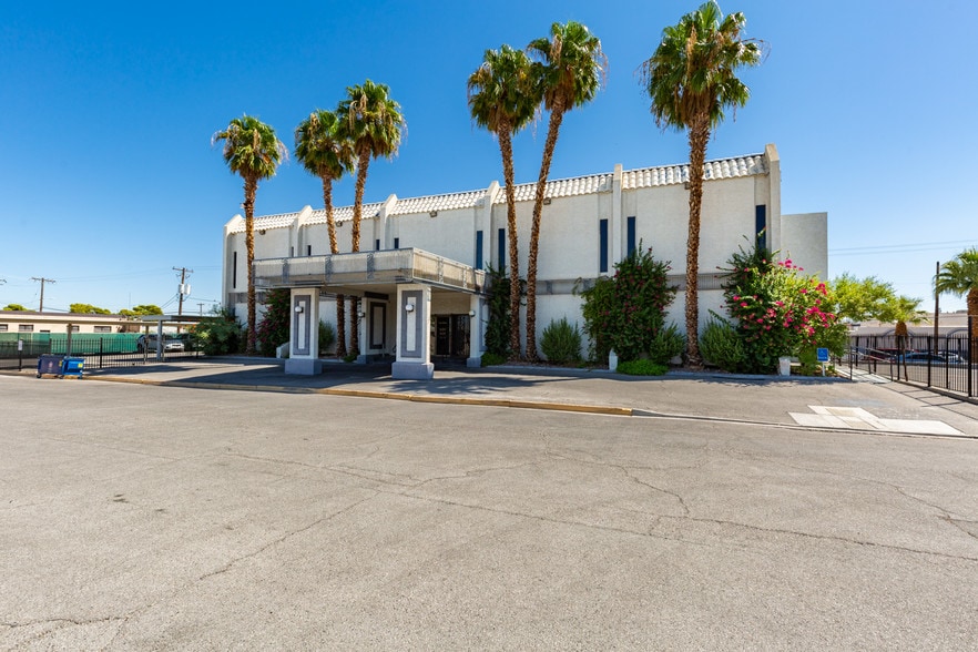 More Photos Of 844 E Sahara Ave, Las Vegas Loft Creative Space For Lease