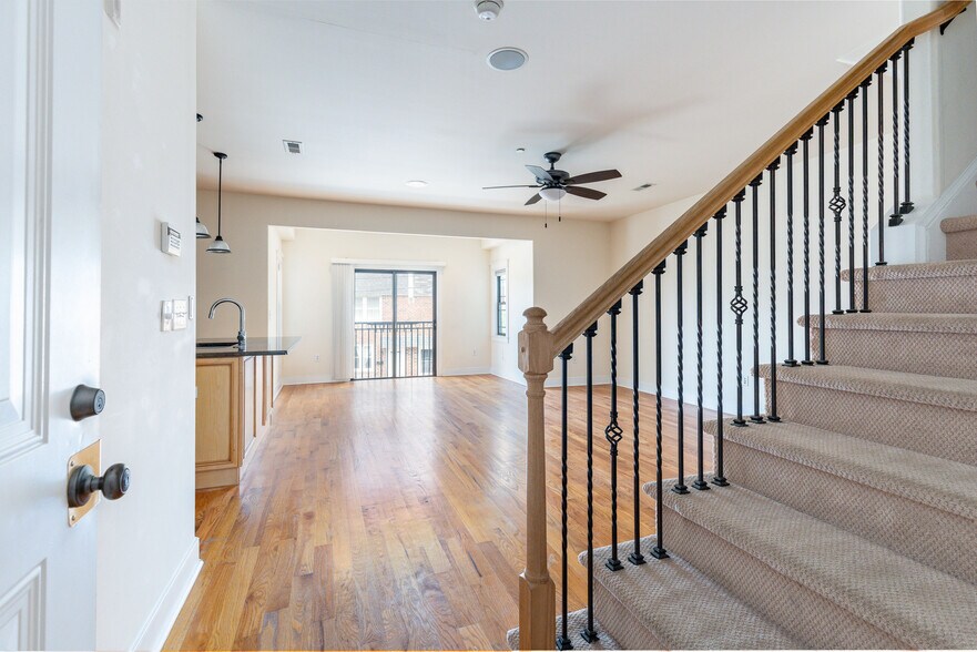 More Photos Of 4557 Manayunk Ave, Philadelphia Apartments For Sale