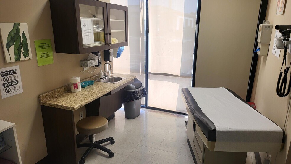 More Photos Of 2610-2620 S Jones Blvd, Las Vegas Medical For Sale