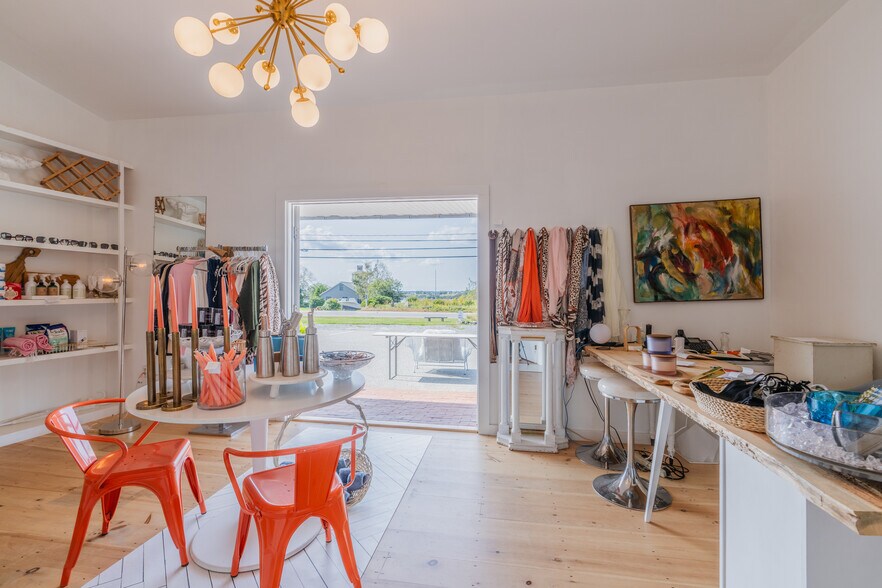 More Photos Of 2041 Harpswell Islands Rd, Bailey Island Hotel For Sale
