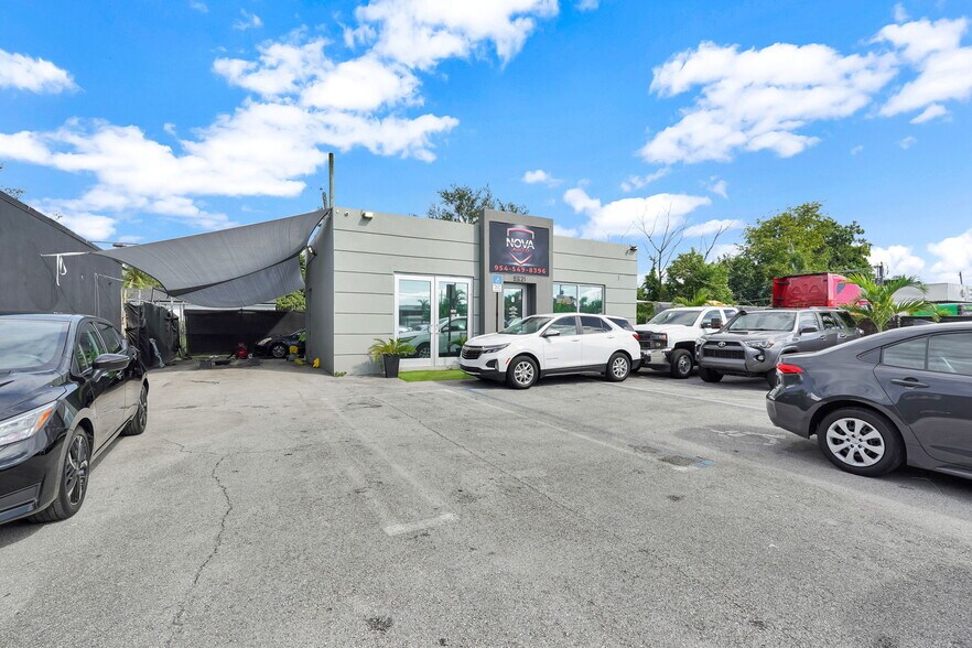 More Photos Of 9621 NW 27th Ave, Miami Office For Sale
