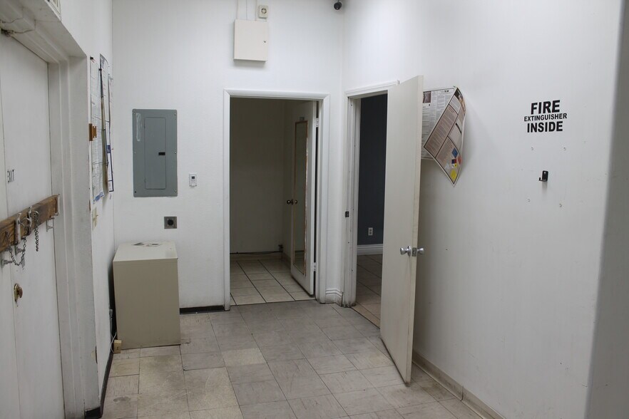 More Photos Of 4365 N Las Vegas Blvd, Las Vegas Freestanding For Lease