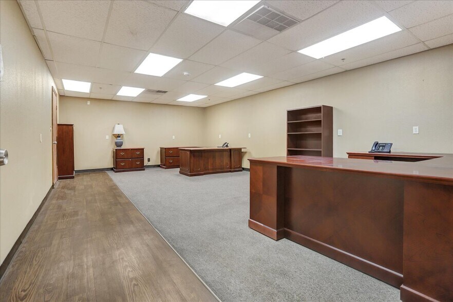 More Photos Of 901 E 66th St, Lubbock Manufacturing For Sale