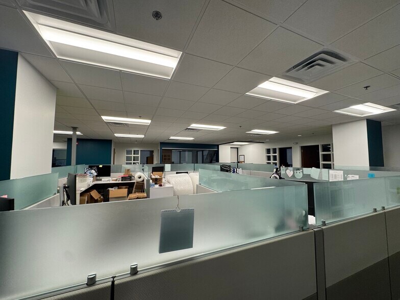 More Photos Of 1611 Pond Rd, Allentown Medical For Lease