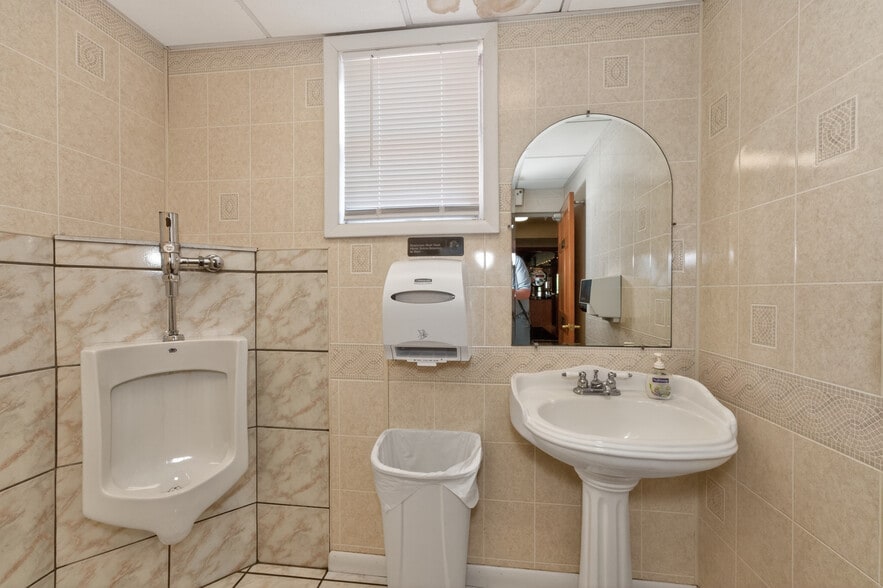 More Photos Of 160 Creamery Rd, Greenville Restaurant For Sale