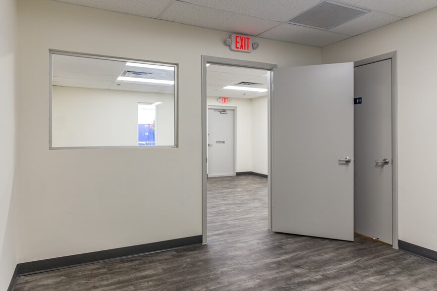 More Photos Of 2009 NW 79th Ave, Doral Warehouse For Lease