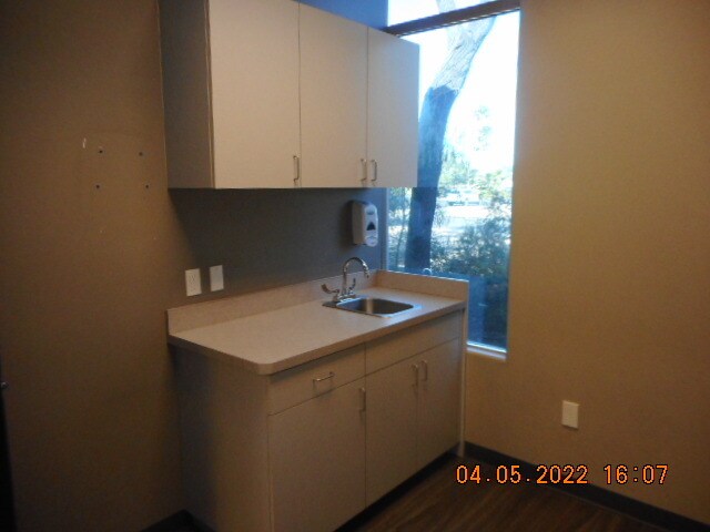 More Photos Of 10265 W Camelback Ave, Phoenix Office For Lease