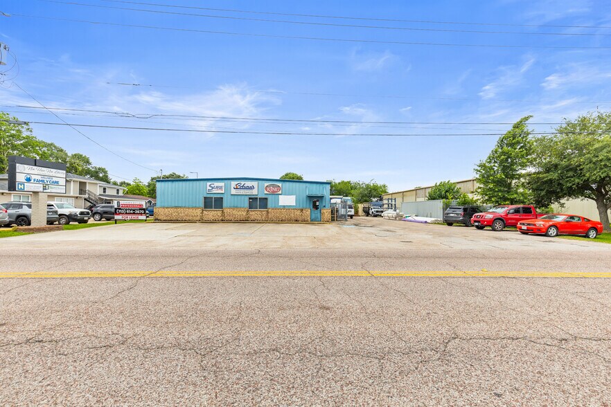 More Photos Of 705 Cedar Bayou Rd, Baytown General Retail For Lease