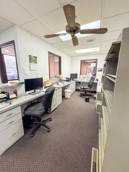 More Photos Of 3540 N Belt W, Belleville Medical For Sale