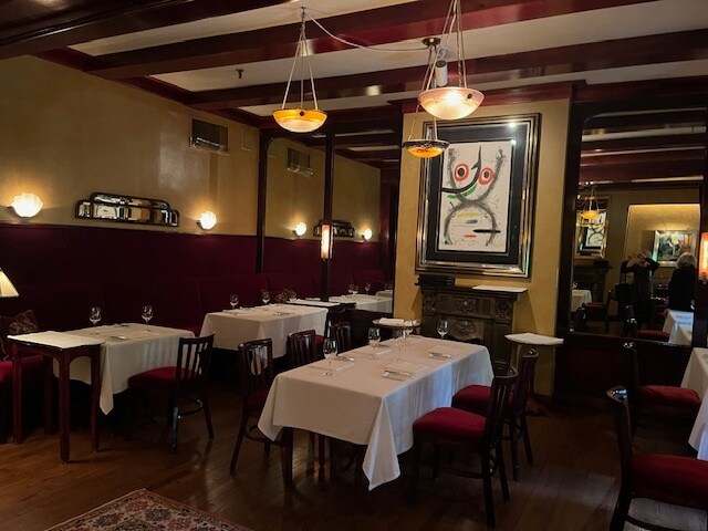More Photos Of 222 E Ontario St, Chicago Restaurant For Sale