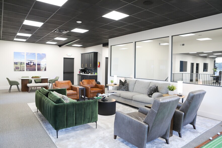 More Photos Of 3595 McCall Pl, Atlanta Distribution For Sale