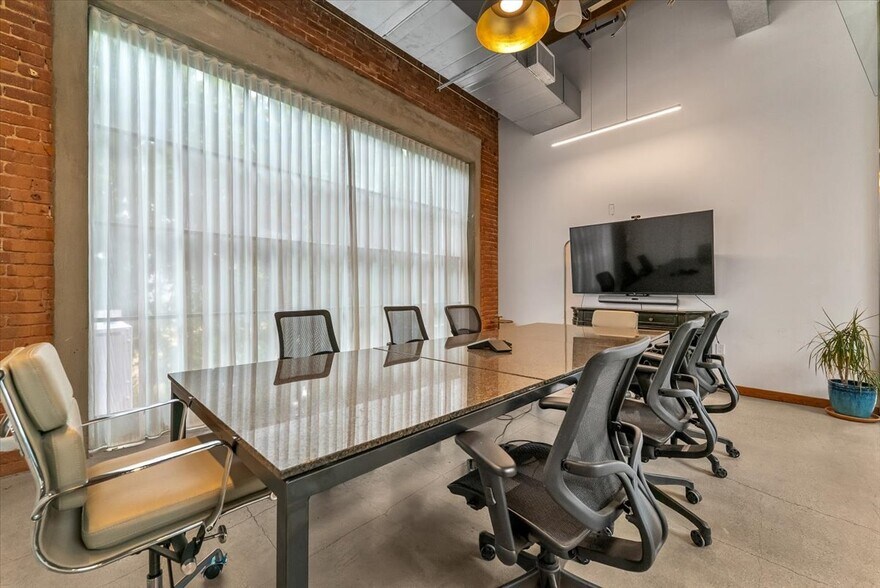 More Photos Of 308-312 S Alameda St, Los Angeles Office For Lease