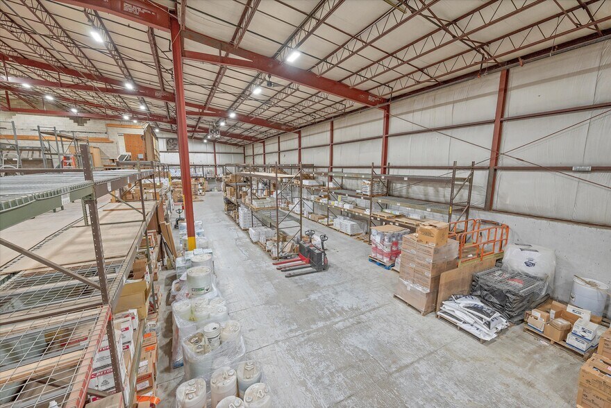 More Photos Of 11-25 Harding St, Middletown Warehouse For Lease
