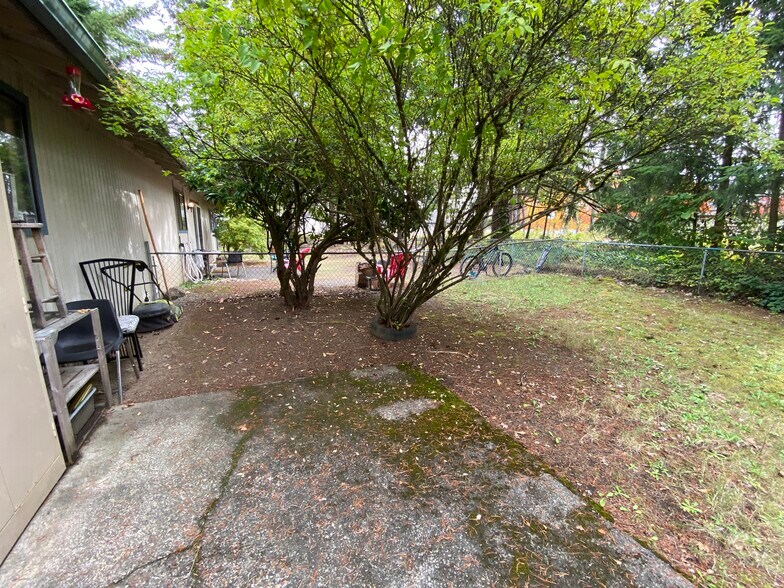 More Photos Of 1604 King St, Shelton Apartments For Sale