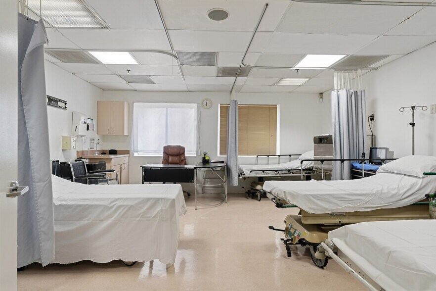 More Photos Of 250-256 S La Cienega Blvd, Beverly Hills Medical For Sale