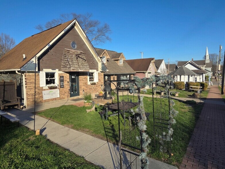 More Photos Of 195 S Main St, Waynesville Freestanding For Sale