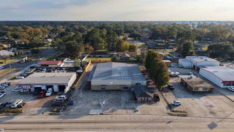 More Photos Of 9170 S Choctaw Dr, Baton Rouge Warehouse For Lease