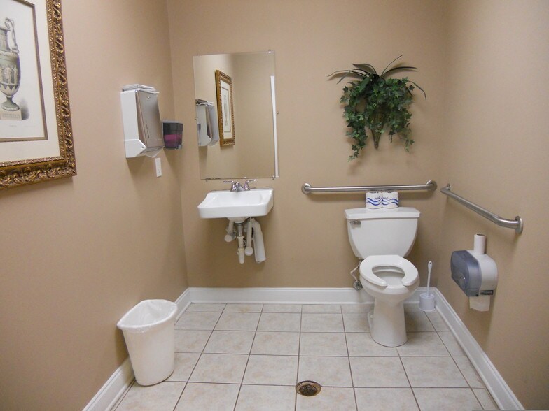 More Photos Of 197 W Crogan St, Lawrenceville Office For Lease