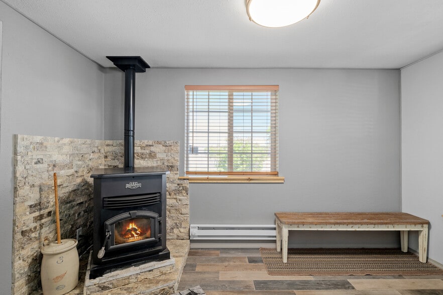 More Photos Of 914 W US Highway 30, Kimball Specialty For Sale