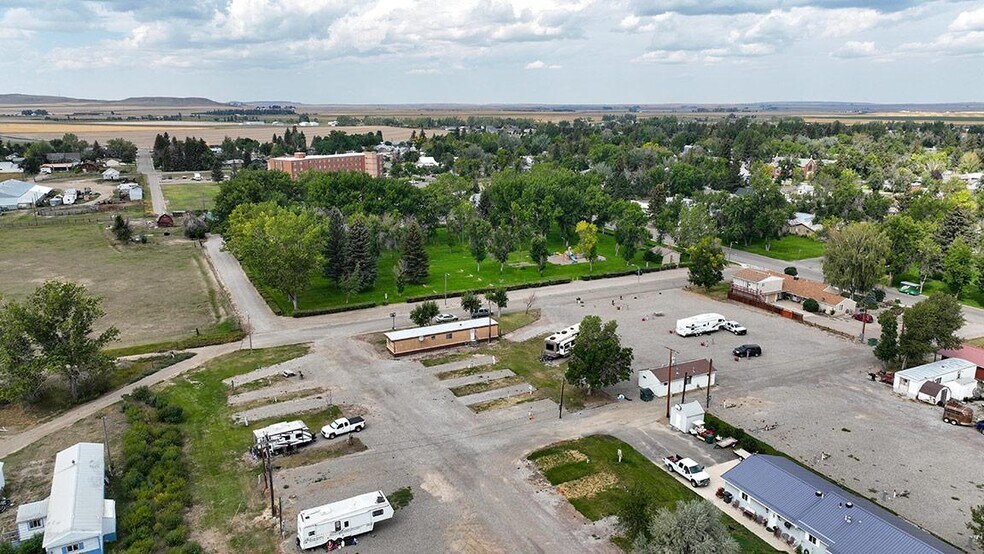 More Photos Of 719 Maryland St, Conrad Trailer Camper Park For Sale