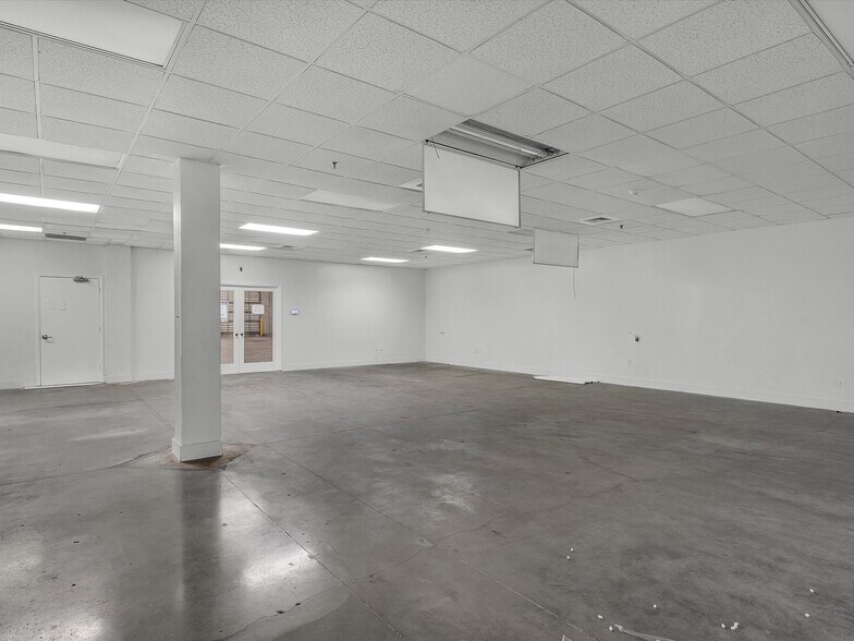 More Photos Of 2701 NW 107th Ave, Miami Refrigeration Cold Storage For Lease