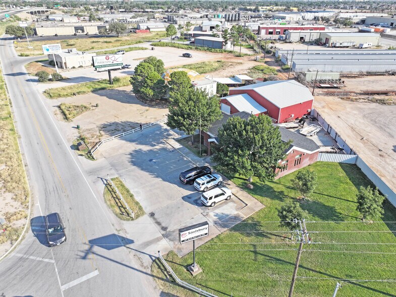 More Photos Of 327 SE Loop 338, Odessa Flex For Lease