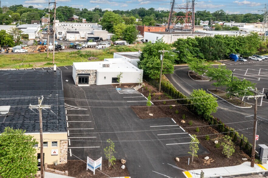 More Photos Of 1123 Ivy Hill Rd, Philadelphia Warehouse For Lease
