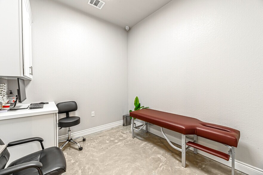 More Photos Of , Tomball Office For Sale