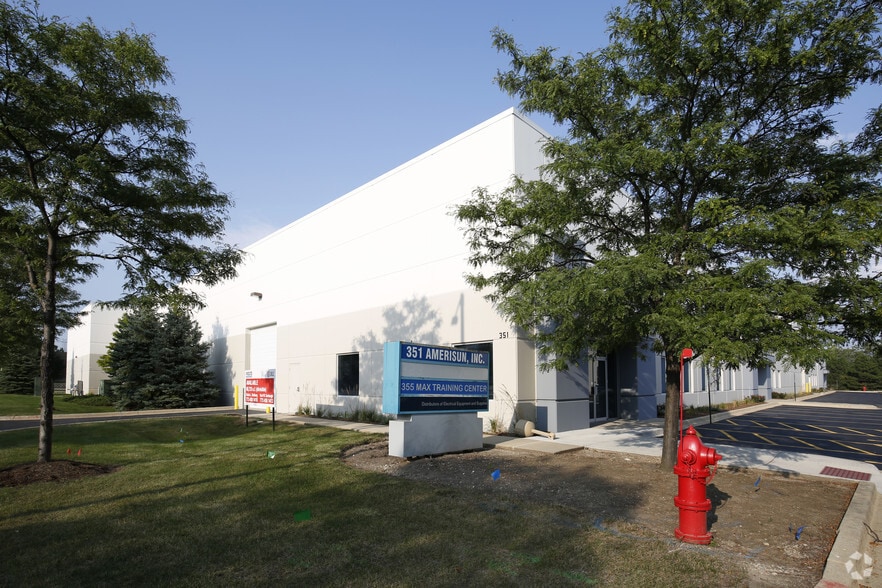 More Photos Of 351-355 Hastings Dr, Buffalo Grove Warehouse For Lease
