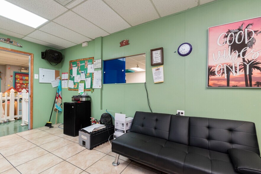 More Photos Of 211 Wise Ave, Dundalk Schools For Sale