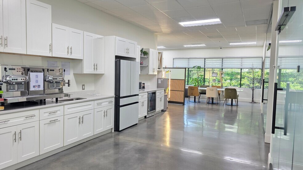 More Photos Of 5825 Medlock Bridge Pky, Johns Creek Loft Creative Space For Sale